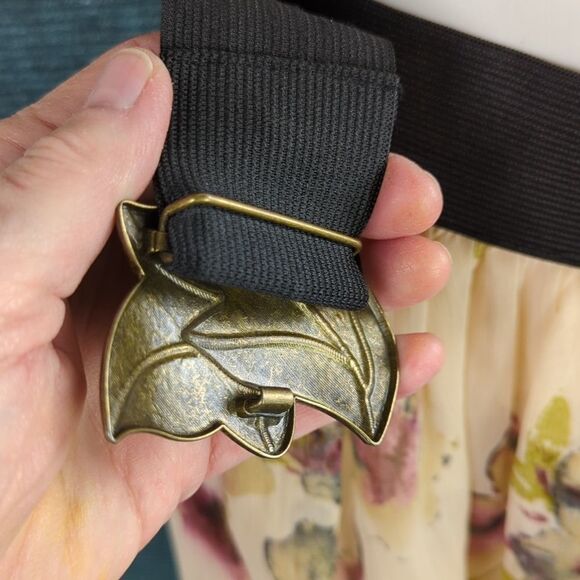 Charlotte Russe Floral Mini-skirt, Leaf Belt Buckle - Picture 5 of 14